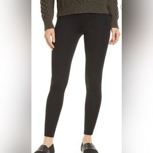 Vince Black Fitted leggings.
